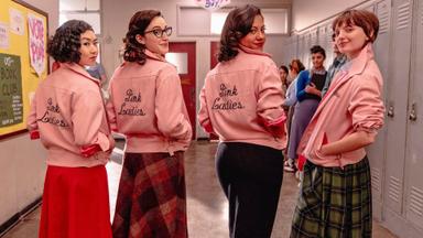 Grease: El auge de las Damas Rosas 1x2