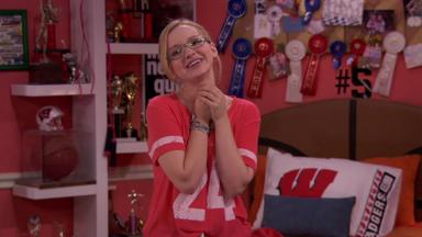 Liv y  Maddie 1x1