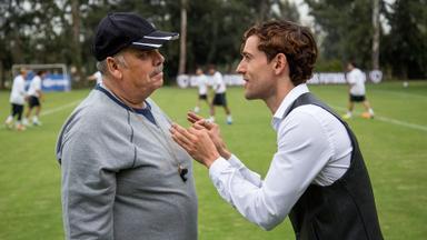 Club de Cuervos 1x4