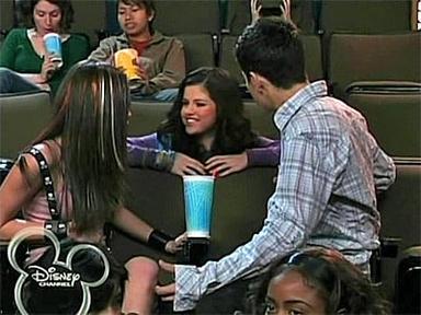 Los magos de Waverly Place 1x2