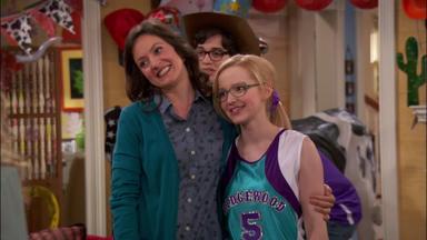 Liv y  Maddie 1x9